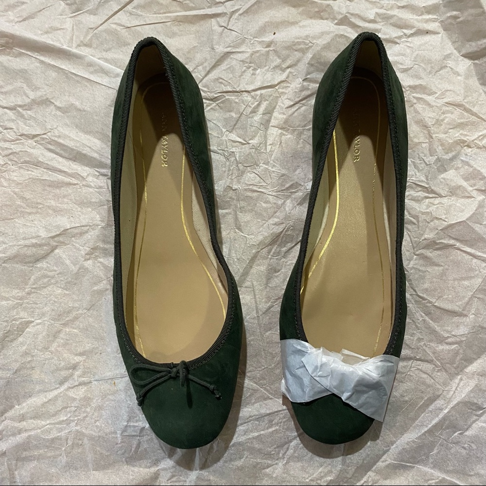 Ann Taylor Matilde Suede Bow Flats Size 9 in Dark Green Tea NIB